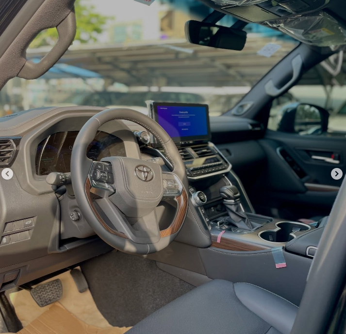 2026 Land Cruiser VX.R